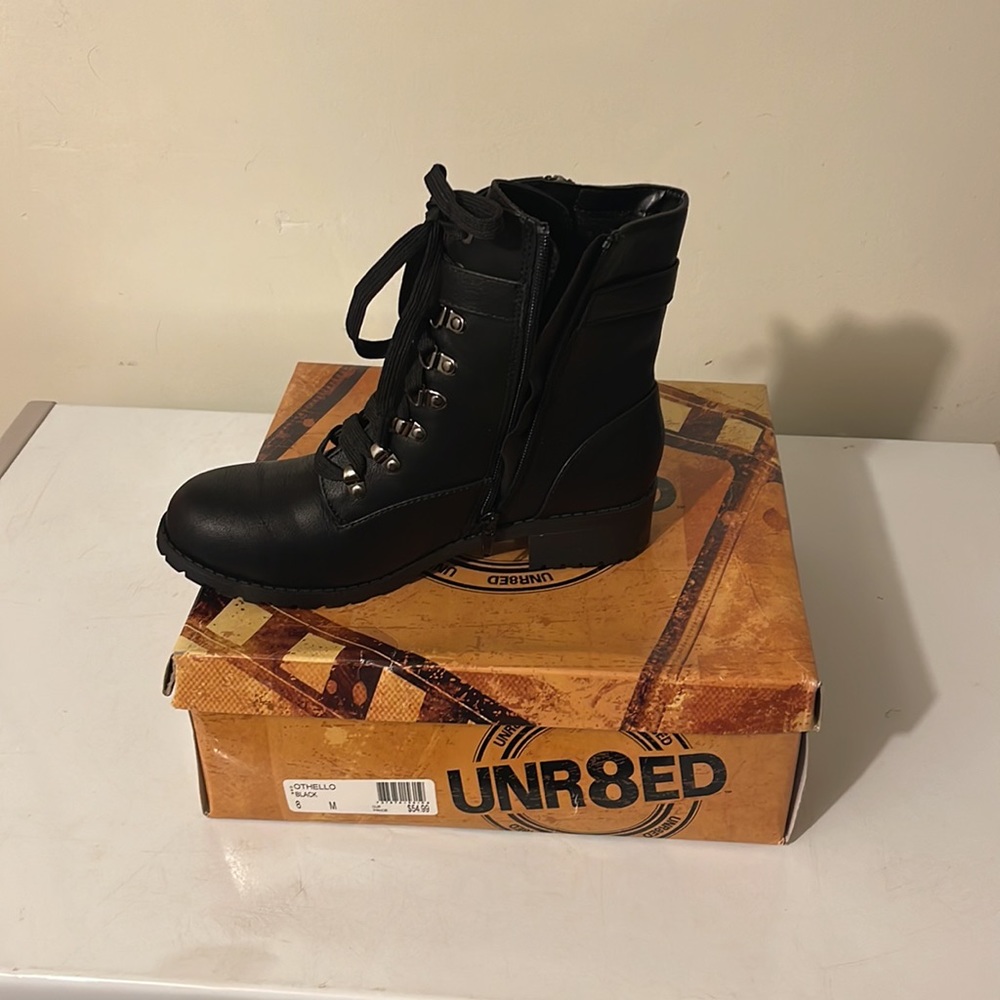 Boots - Picture 2 of 4